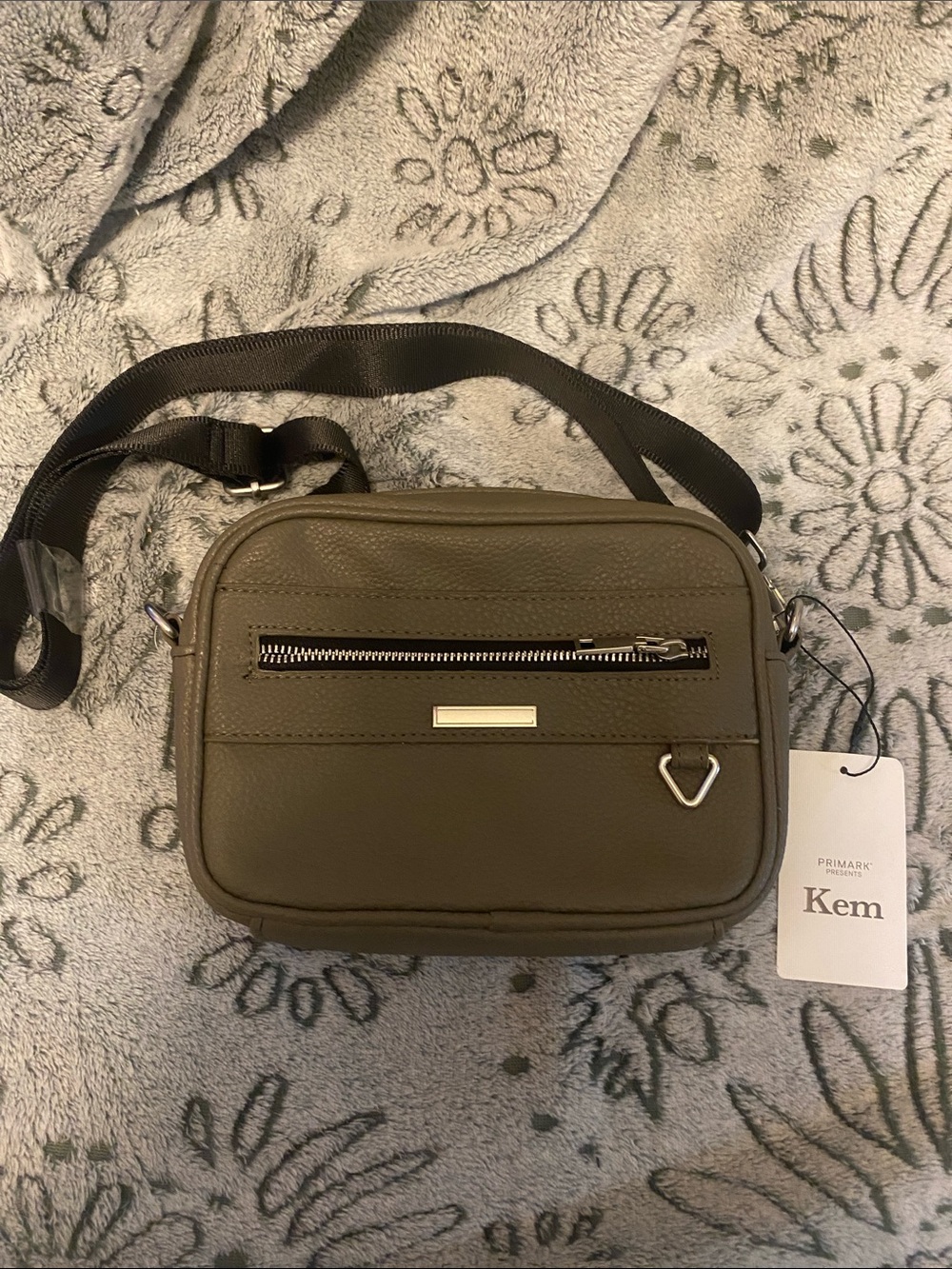 Primark Kem Olive Green Crossbody Bag with Front Zip Pocket